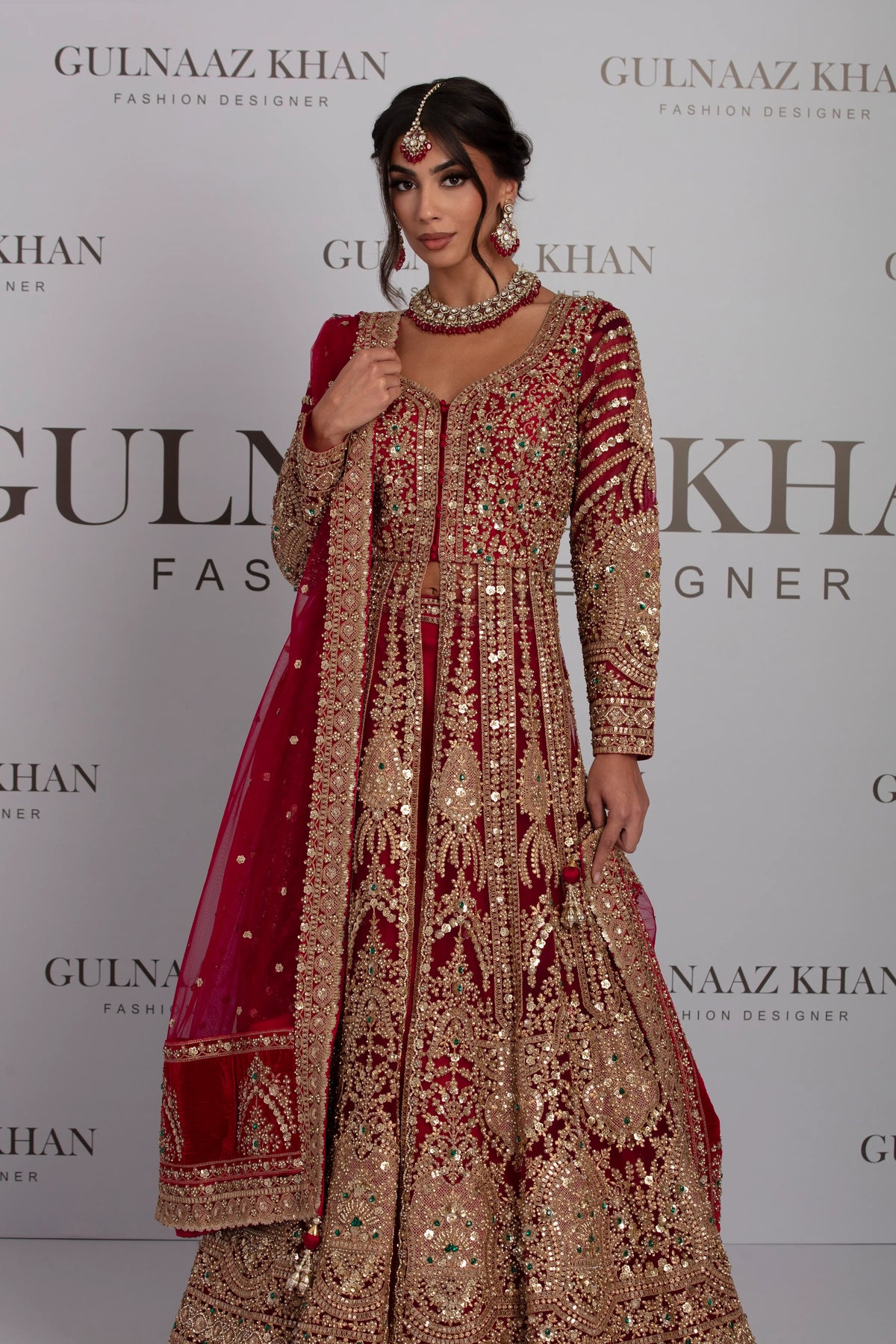 tehreem-red-bridal-lehenga-side-view