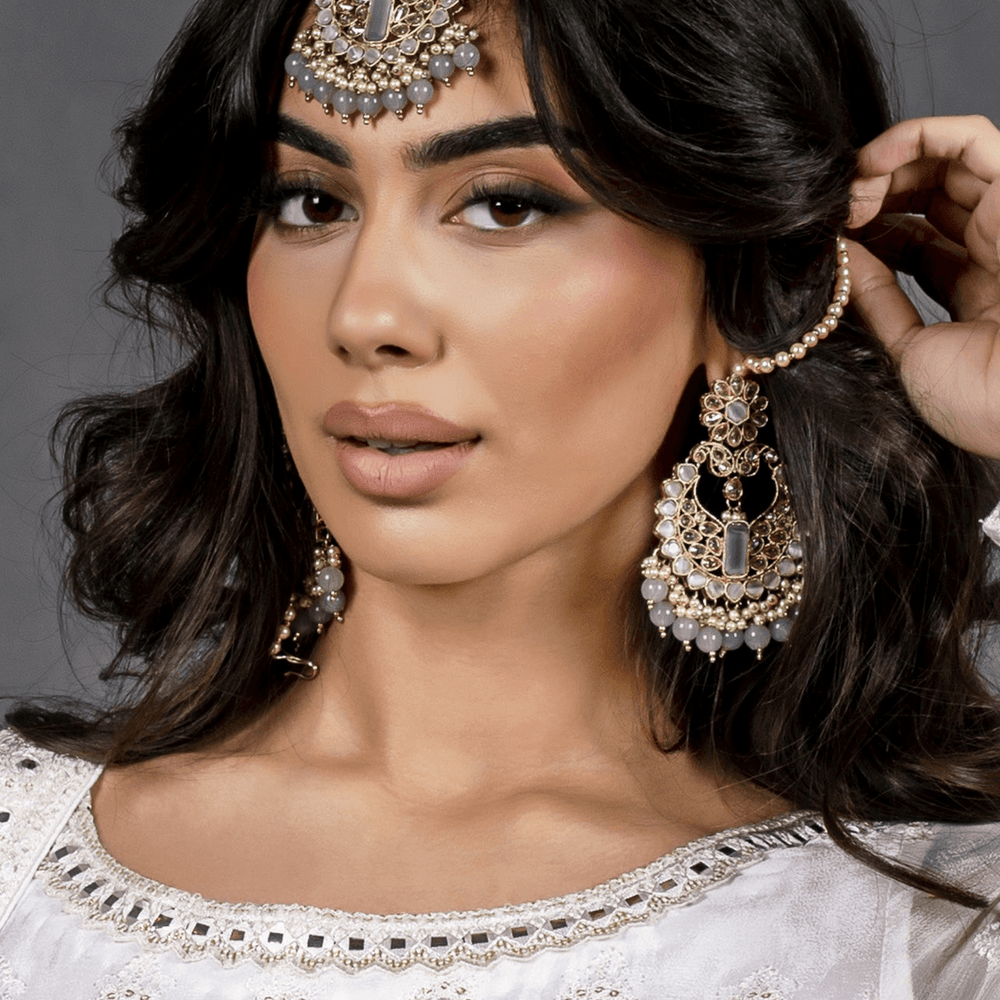 maang tikka and earrings set