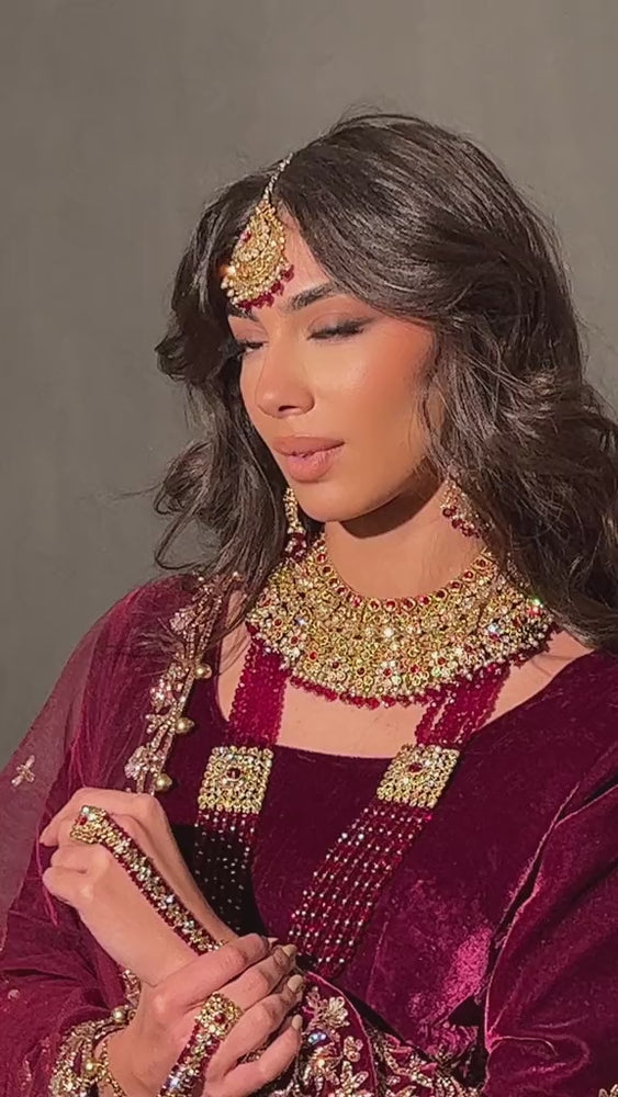 
                  
                    Load and play video in Gallery viewer, bridal necklace set
                  
                