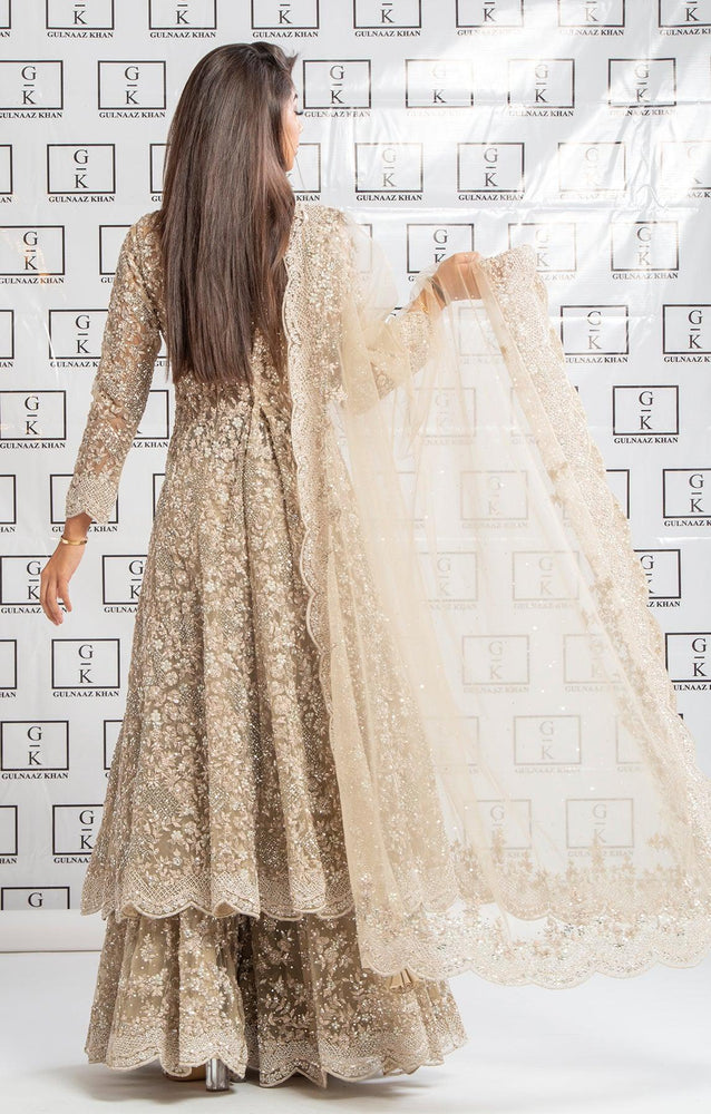 
                  
                    Hoorain
                  
                