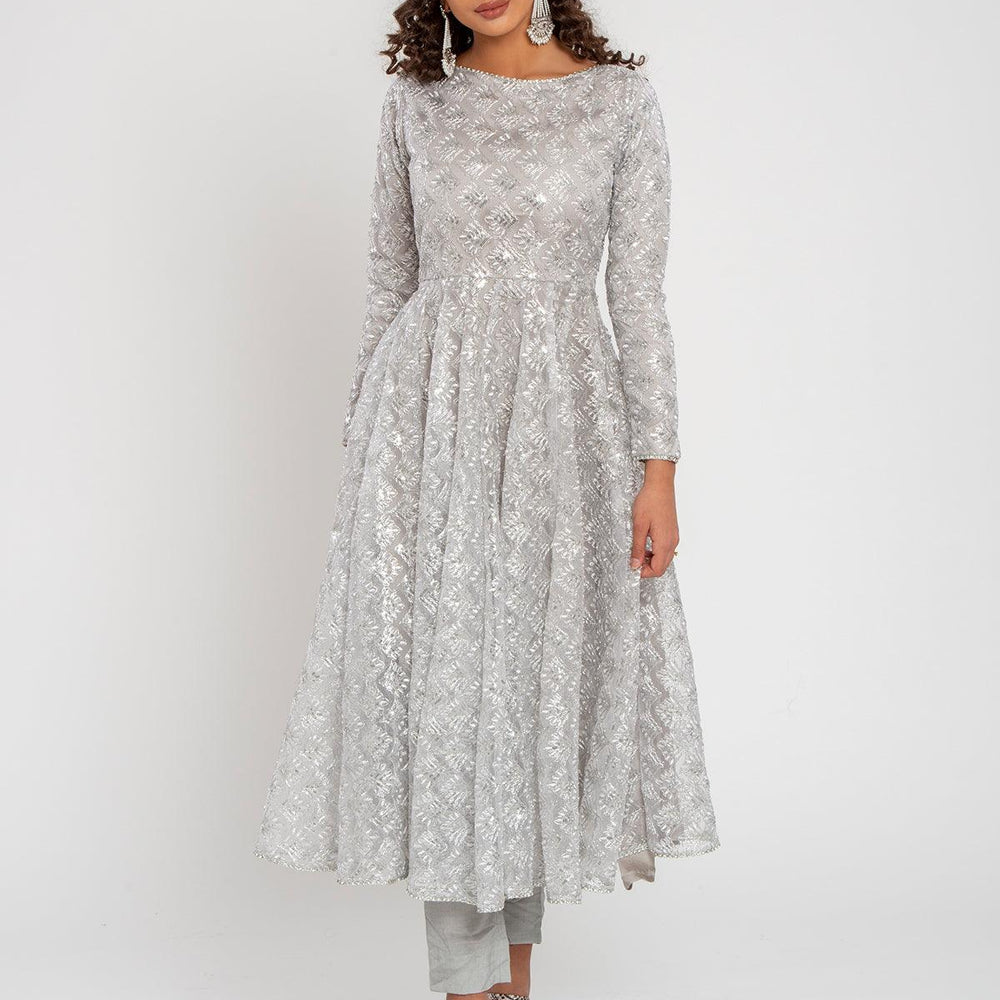 
                  
                    white wedding gowns
                  
                