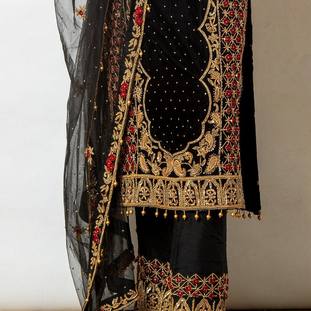 
                  
                    black salwar kameez set
                  
                