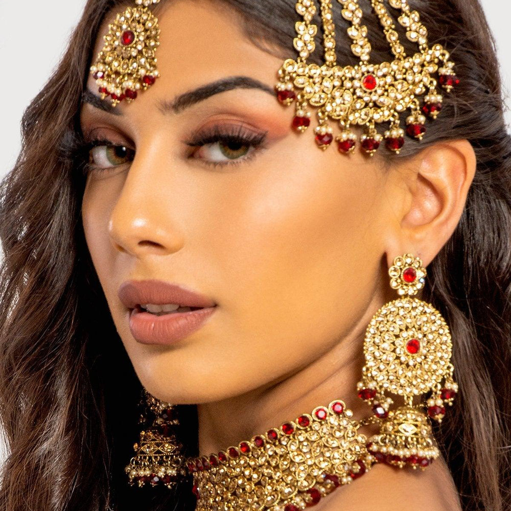 necklace and maang tikka set