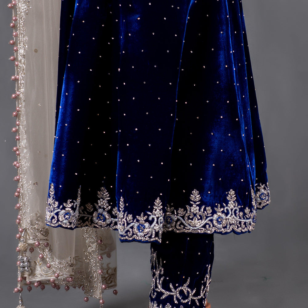 
                  
                    velvet dress set 
                  
                