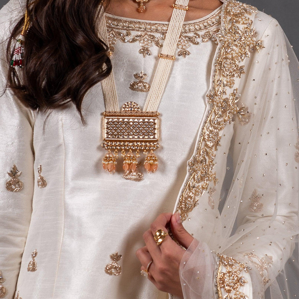 necklace set with maang tikka and earrings