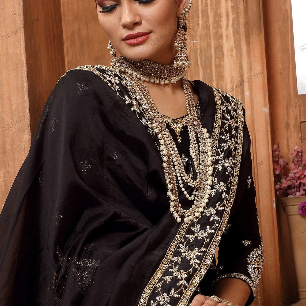 maang tikka with earrings and hand ring
